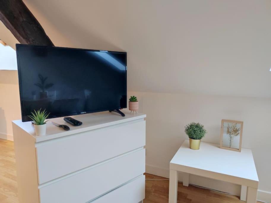 Paisible Duplex Au Centre-Ville ルマン エクステリア 写真